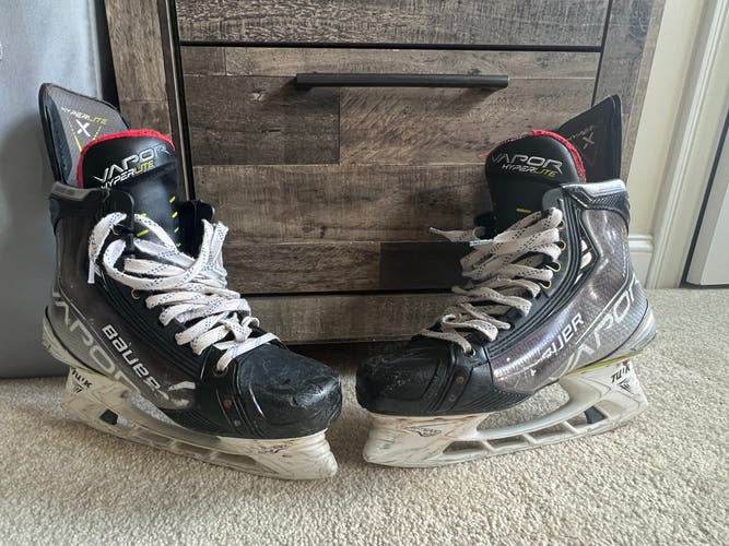 Used Bauer  Size 10 Vapor Hyperlite Hockey Skates