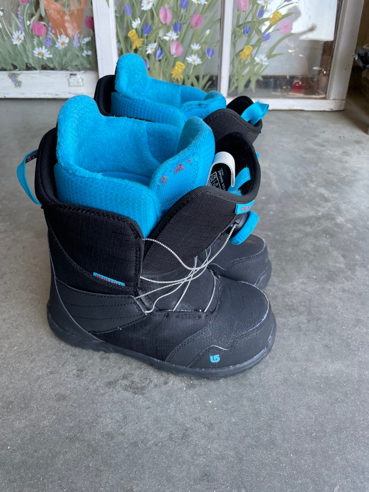 Used  Burton Zipline Boa Snowboard Boots Youth Size 7K