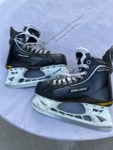 Used Bauer Extra Wide Width Size 5.5 Supreme One100 Hockey Skates