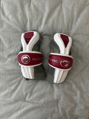 Lafayette College Adult Large Maverik Rome Arm Pads