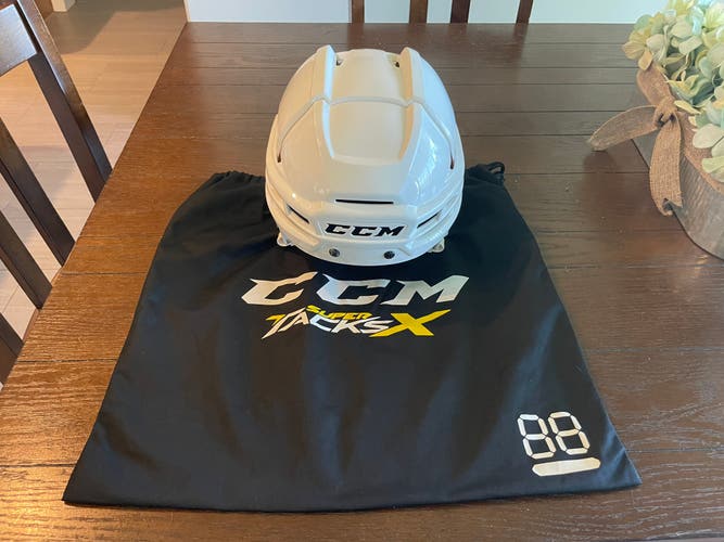 Medium CCM Pro Stock Super Tacks X Helmet lightly Used