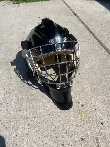 Used Bauer  960 Goalie Mask