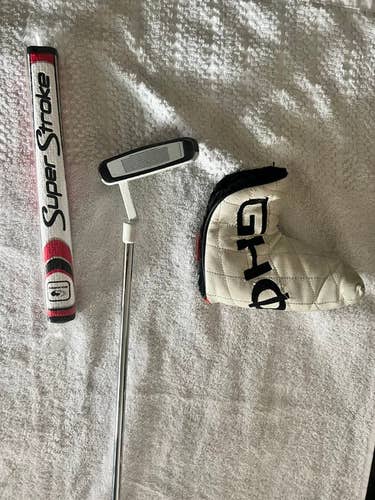 White Unisex Used TaylorMade Right Handed Mallet Monte Carlo 12 Ghost Tour Putter Uniflex 33"