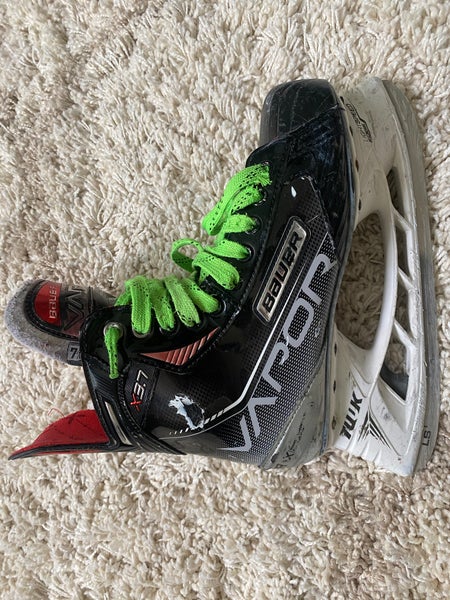 Used Bauer Regular Width Size 7.5 Vapor X3.7 Hockey Skates