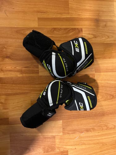 Used Junior Large Warrior Alpha DX3 Elbow Pads