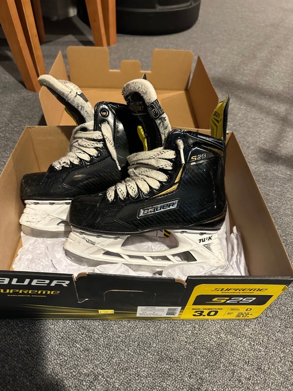 Junior Used Bauer Supreme S29 Hockey Skates Regular Width Size 3