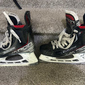 Used Bauer Regular Width  Size 6 Vapor 3X Hockey Skates