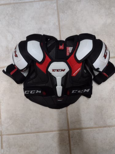 CCM JetSpeed FT4 Pro Shoulder Pads Size Junior Medium