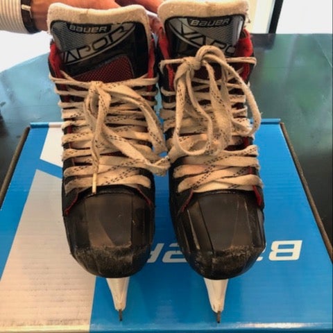 Junior Used Bauer Vapor X2.7 Hockey Goalie Skates Regular Width Size 6