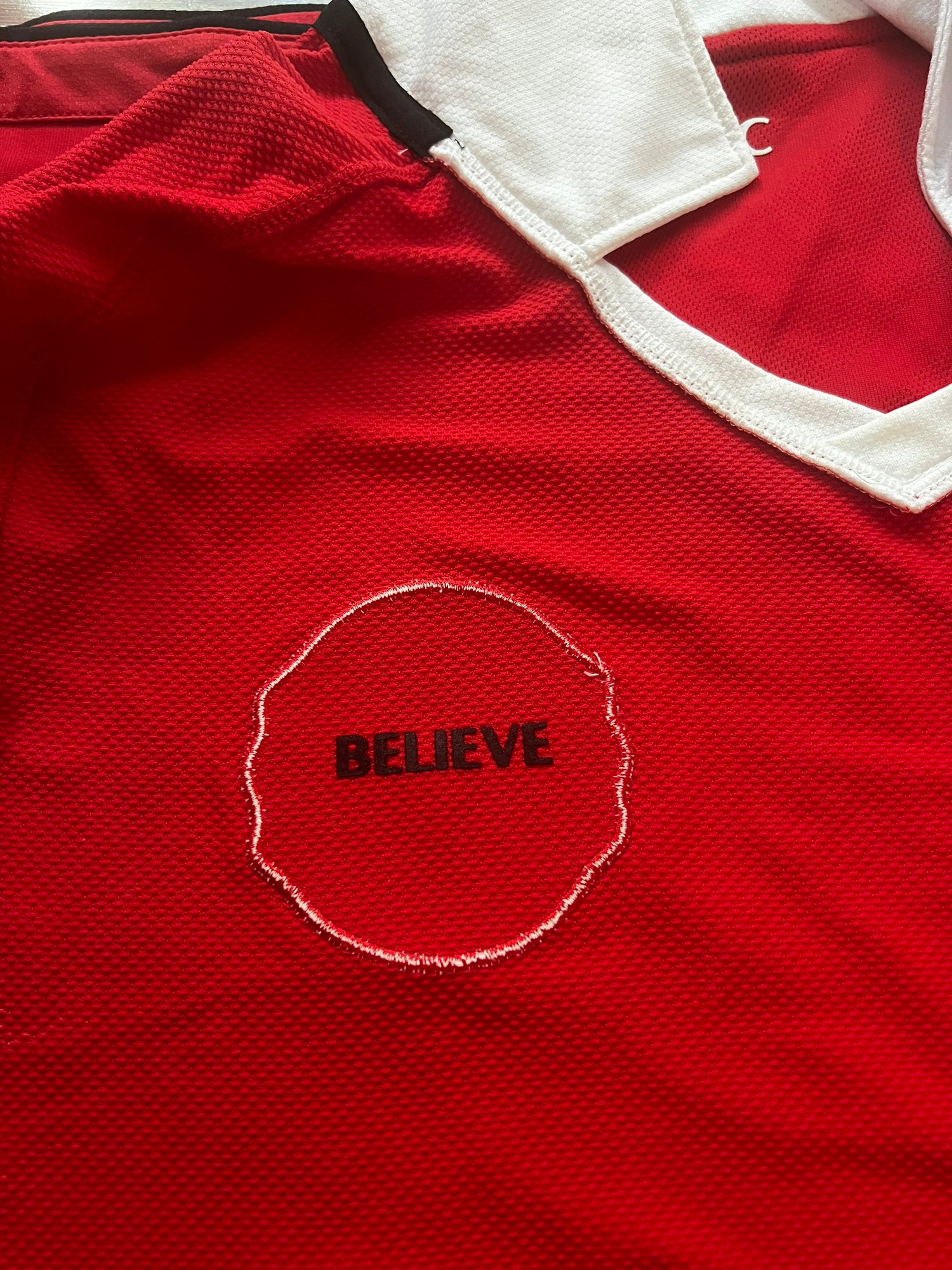 Original Manchester United Retro Jersey in Ikorodu - Clothing