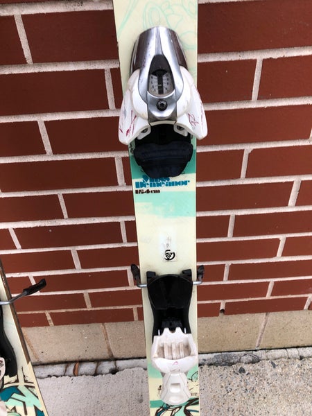 Used K2 Miss Demeanor (154 cm) Skis with Bindings