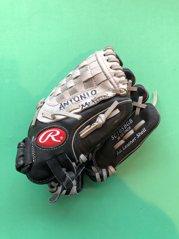 Used Rawlings Sure Catch Right-Hand Throw Infield Baseball Glove (10.5")