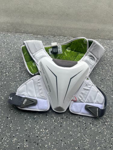 NO TRADES Used Large Maverik M5 Shoulder Pads