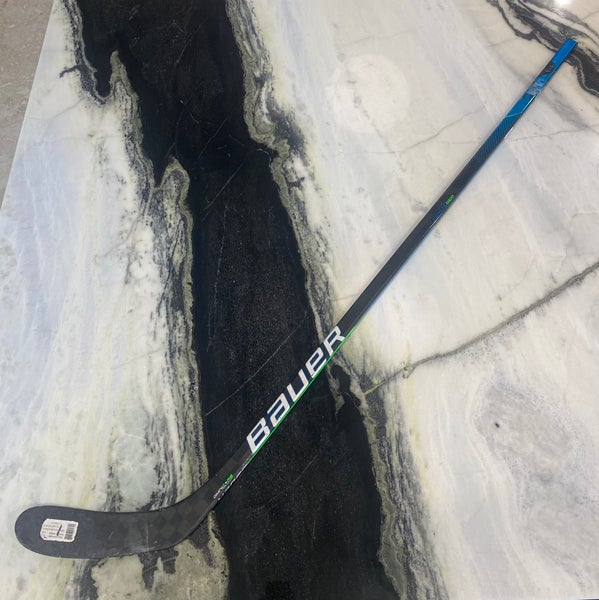 Used Right Handed P28 Nexus Geo Hockey Stick