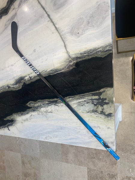 Used Right Handed P28 Nexus Geo Hockey Stick