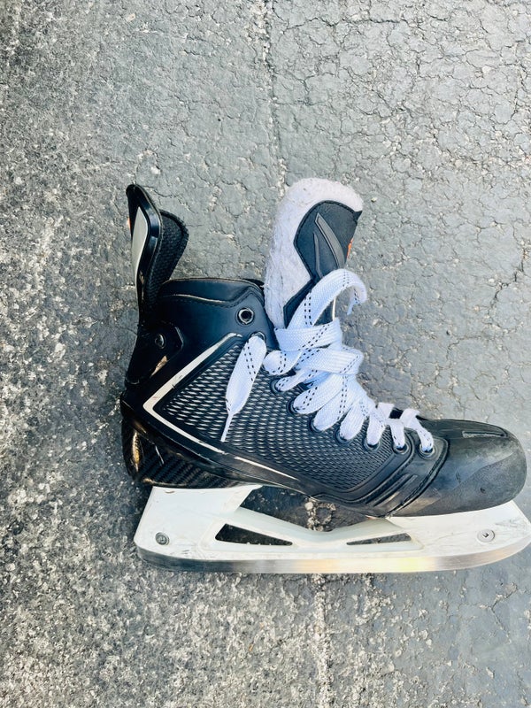 Easton Mako II Junior Ice Hockey Skates 