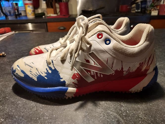 White, Red, and blue Playoff Pack Used Adult Men's Size 7.5 Turf Cleats New Balance Low Top 4040v5
