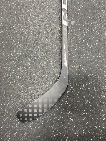 Used Easton SYNERGY ST 100 Flex Pattern P30 Senior One Piece Sticks