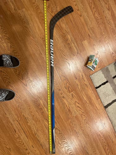 Intermediate Left Hand Mid Pattern Pro Stock PRO CUSTOM Hockey Stick