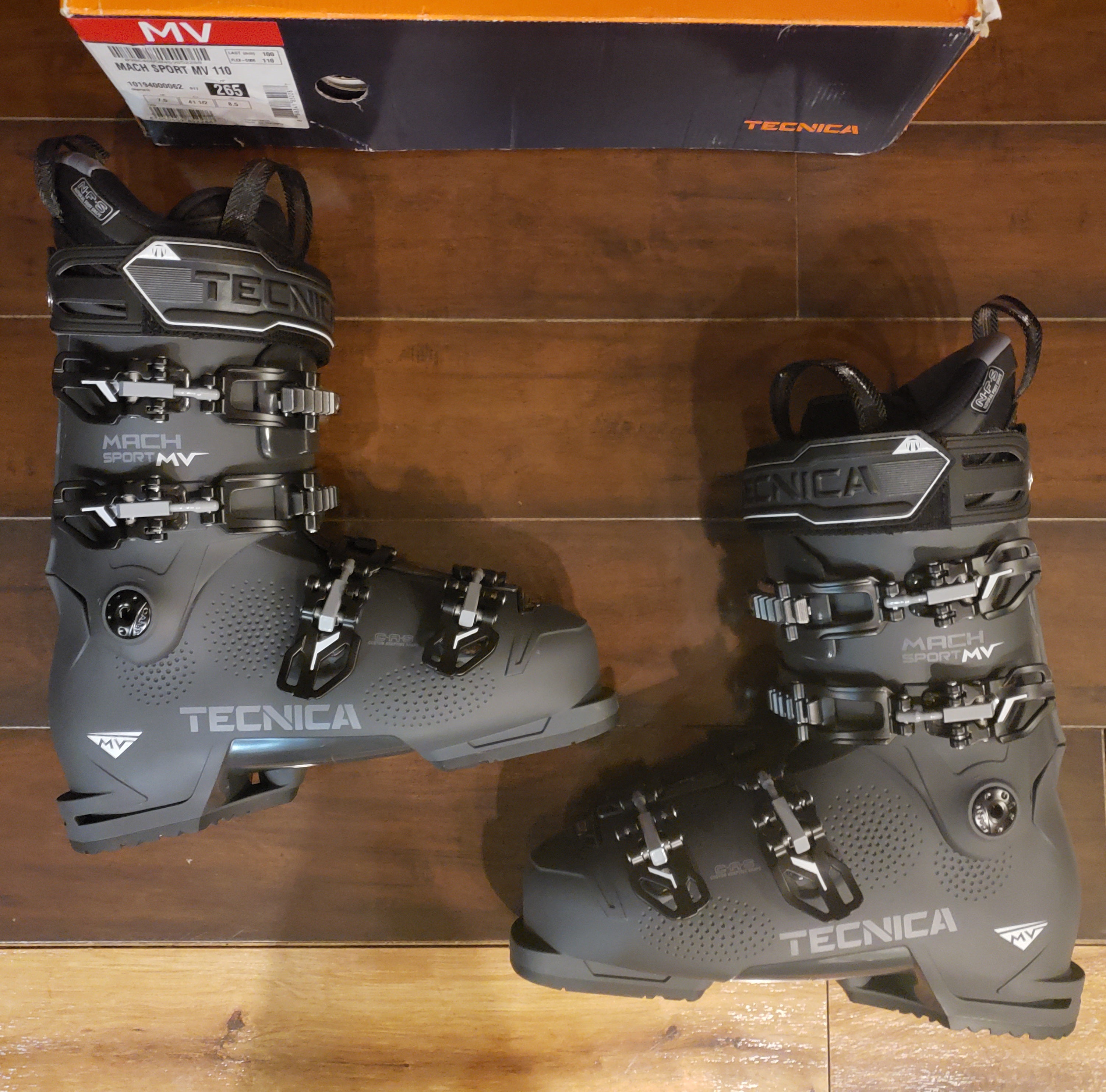 2023 TECNICA MACH SPORT 110 MV Ski Boots *NEW* MENS 8-8.5/26.5