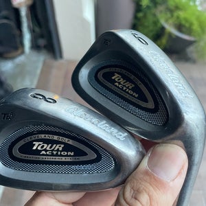 Cleveland golf tour action irons 8/9 in right hand  Used