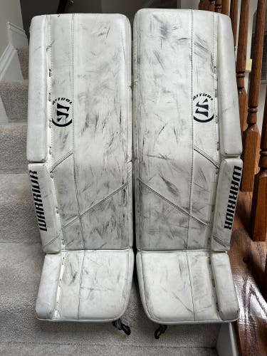 28" Warrior  Ritual G5 Goalie Leg Pads