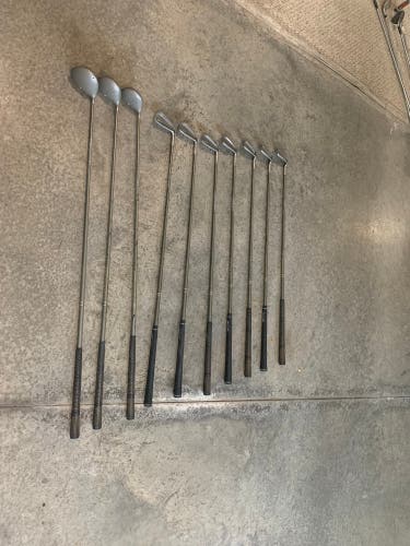 Spalding Right Handed Golf Clubs