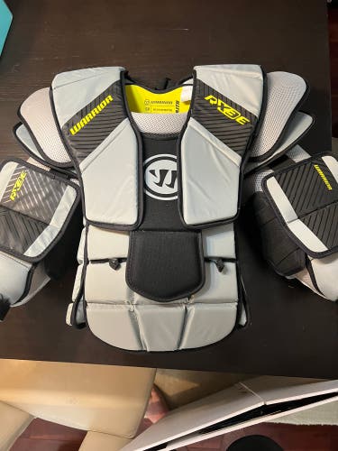 New Medium Warrior Ritual X3E Goalie Chest Protector