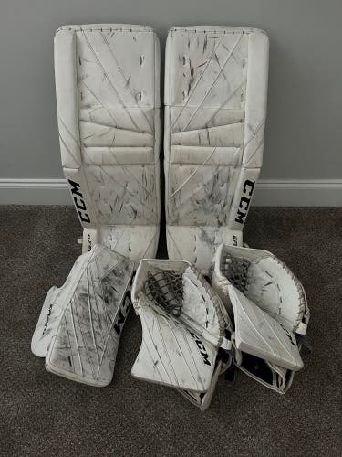 32" Regular CCM Extreme Flex 5.9 Intermediate Goalie Full Set