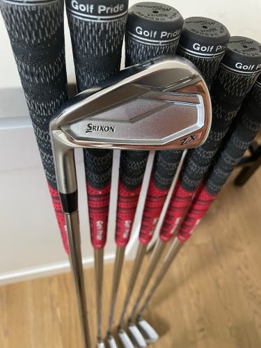 Men's Left Handed Srixon ZX7 4-PW