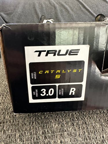 True Youth Ice Skates Catalyst 5 3.0R Cat5