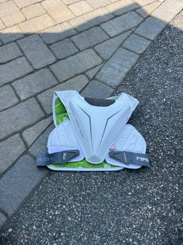 Used Medium Maverik MAX EKG Shoulder Pads