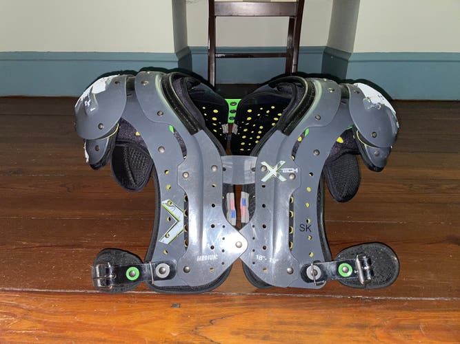 Adult Medium  Xtech Shoulder Pads