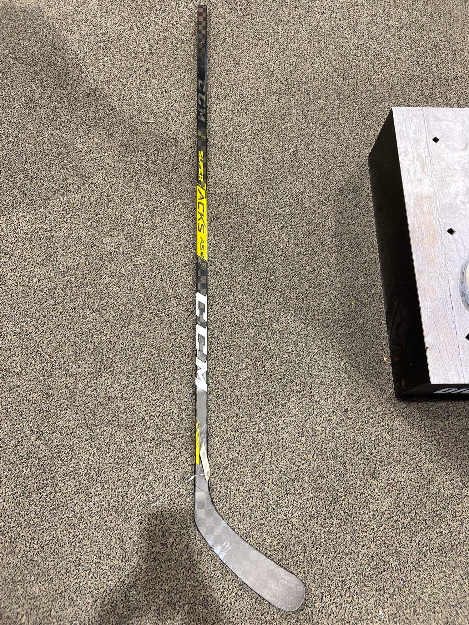 Used CCM 1052 GrooveLite Lefty Hockey Stick – cssportinggoods