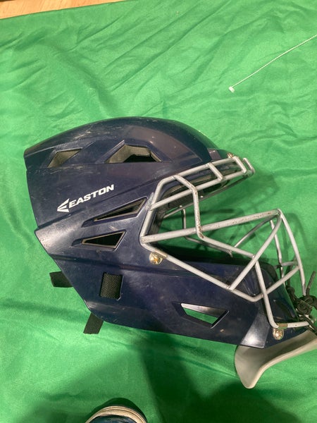 Used Easton M7 Catcher's Mask (7-71/8)