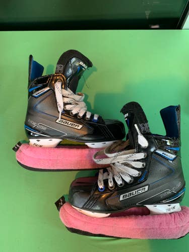 Used Junior Bauer Nexus N2700 Hockey Skates (Regular) - Size: 3.0