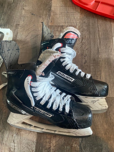 Used Bauer Regular Width Size 7.5 Vapor X3.5 Hockey Skates