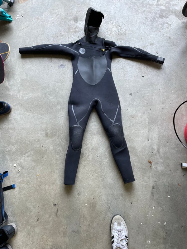 Body Glove VooDoo 5/4 Winter wetsuit-Junior Size 14