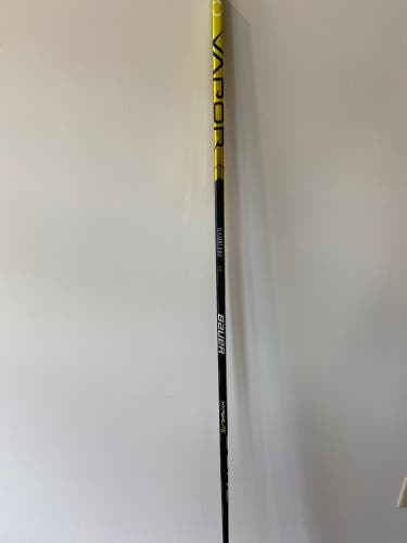 Senior Right Handed P92 Pro Stock Vapor Hyperlite Hockey Stick