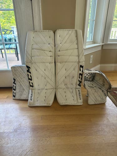 33 + 1 Senior Extreme Flex 5 Pro Stock Goalie Full Set Pads, Glove & Blocker Used For 1/2 A Season