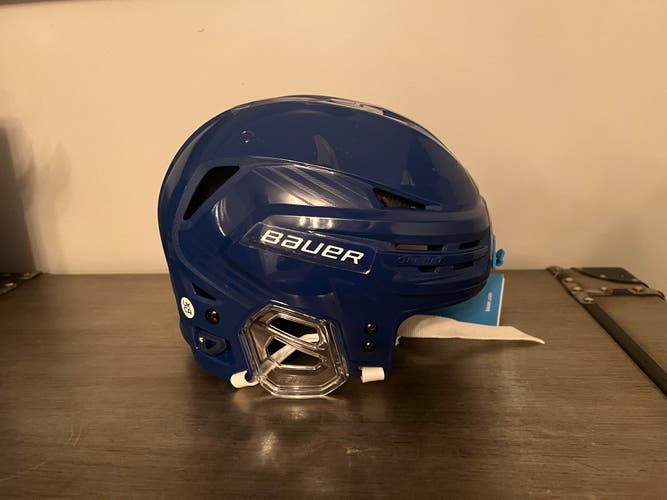 New Medium Bauer Re-Akt 85 Helmet