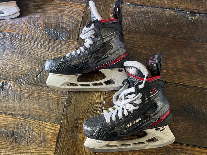 Used Bauer Regular Width  Size 5 Vapor 2X Hockey Skates