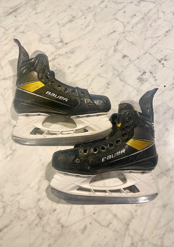 Bauer Supreme 3S Pro Hockey Skates Regular Width Size 3.5 D