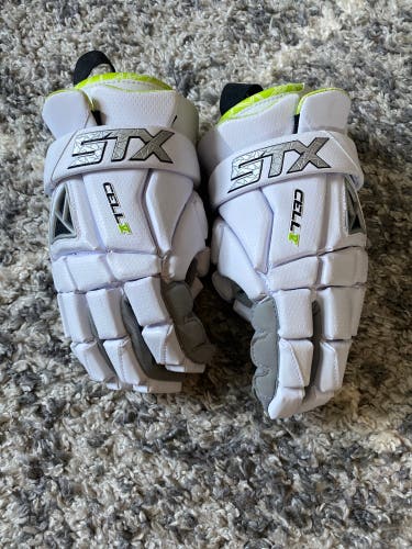 New Player's STX Large Cell V Lacrosse Gloves