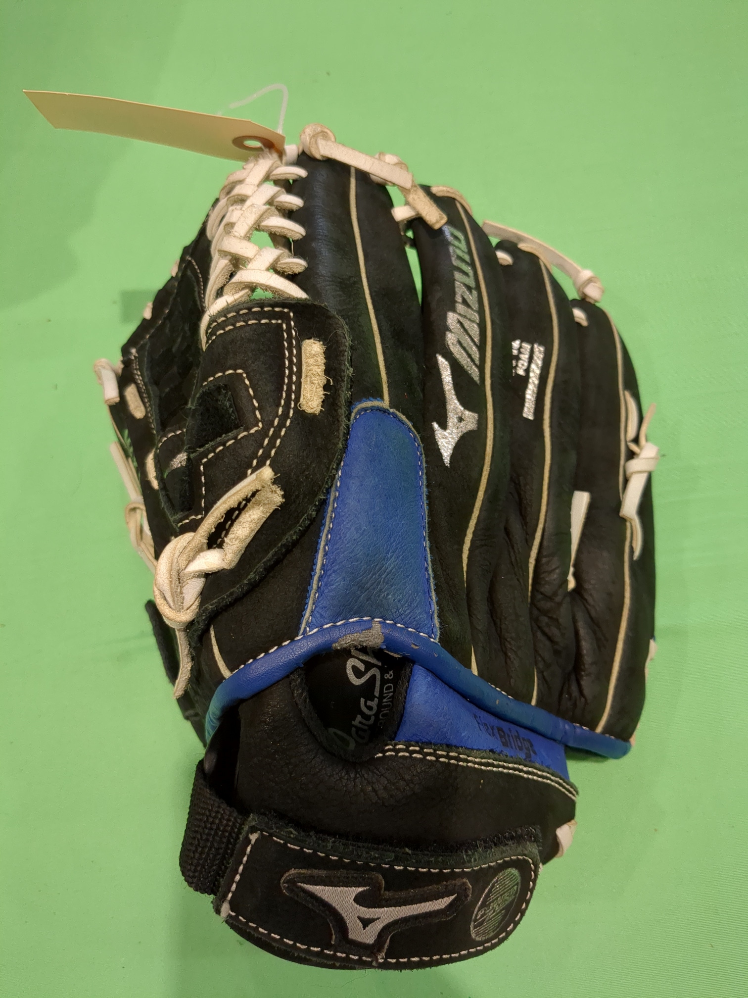 Used Mizuno Prospect Right Hand Throw Baseball Glove 11.75"