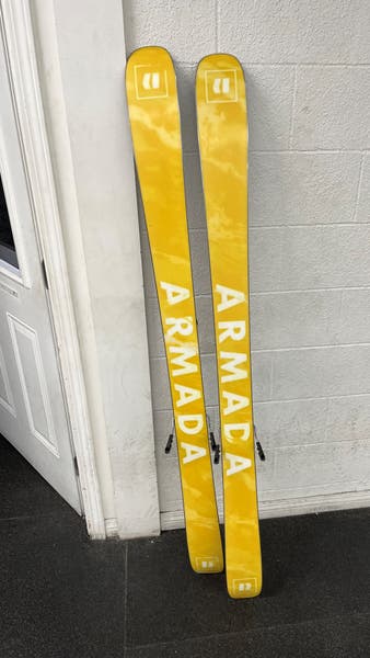 Used Unisex 2023 Armada ARV 96 Skis 163cm With Bindings