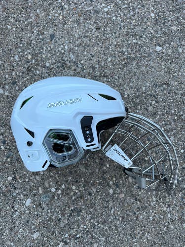 Bauer Hyperlite Helmet - EXCELLENT CONDITION - White - S/M
