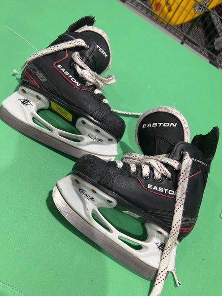 Used Easton Eq10 Youth 08.0 Ice Hockey Skates