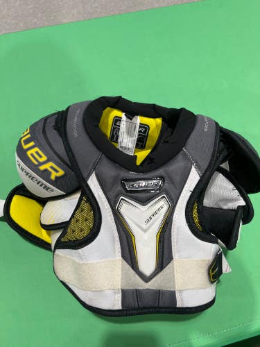 Junior Used Small Bauer Supreme HP Shoulder Pads
