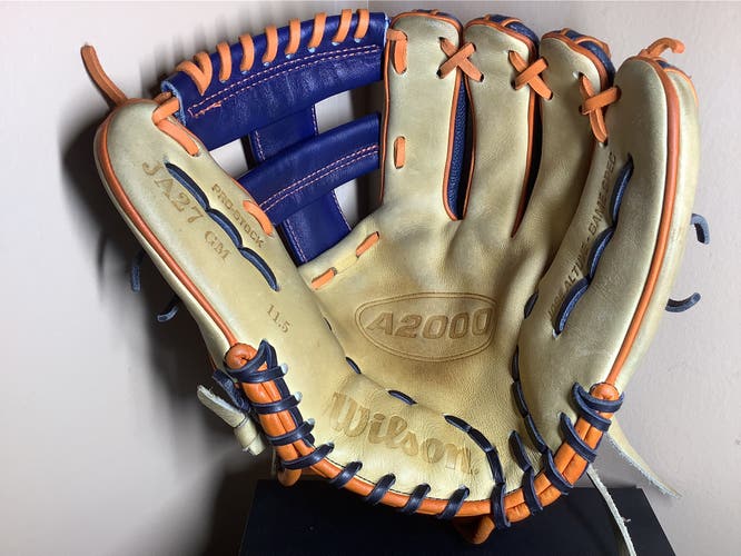 Wilson A2000 JA27 GM 11.5” RHT baseball glove